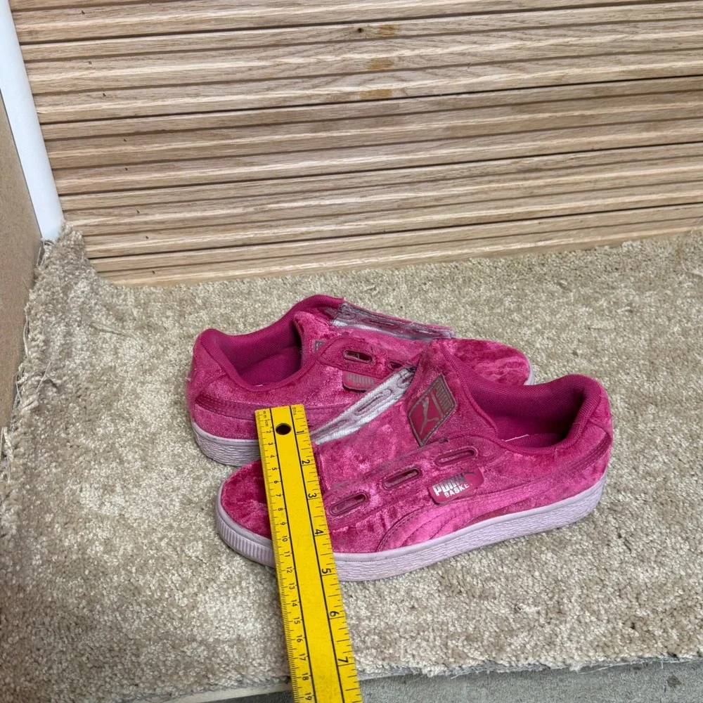 Kids Puma Velour‎ Low Top Sneakers Pink Size 4.5 US Velour Y2K Skater Shoes